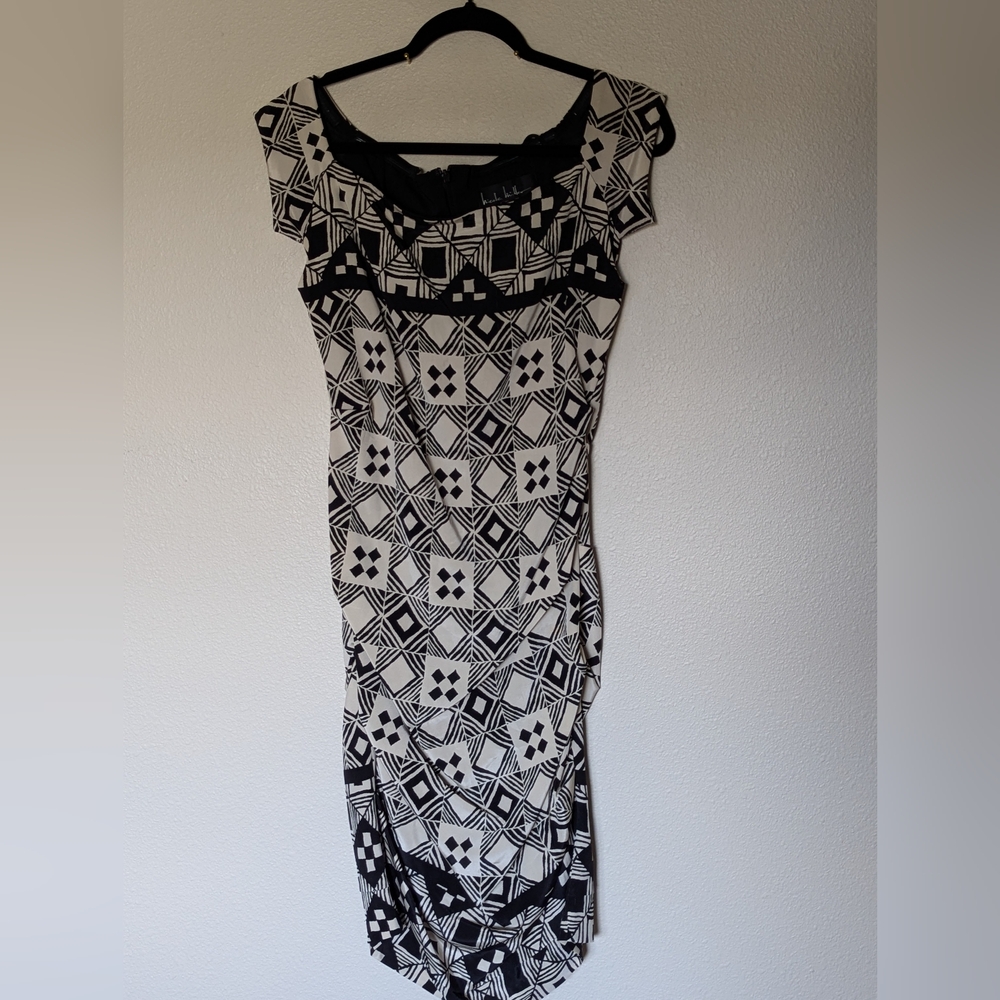 Nicole Miller Collection Black and White Geometric Print Sleeveless Dres…